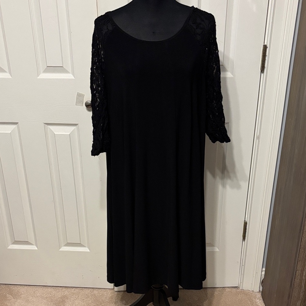 Danny and Nicole Plus Lace Sleeve Shift Dress